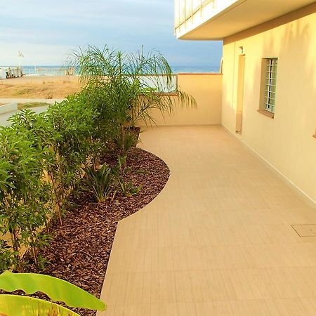 Apartamentos Voramar 卡斯特尔德费尔斯 外观 照片